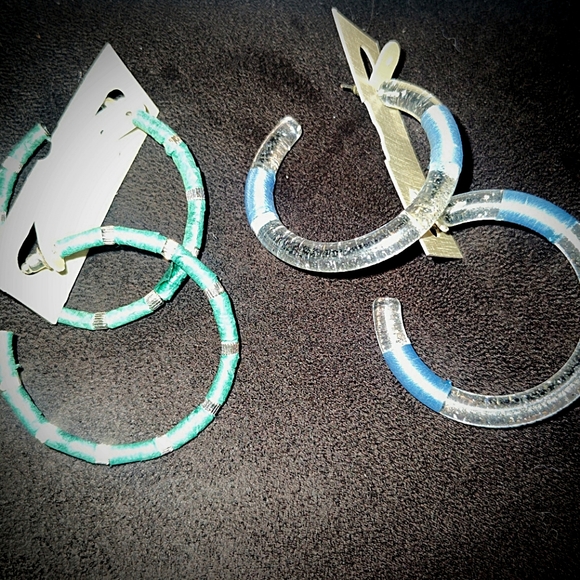 Bundle Set of 2 NEW Pairs of Hoop Earrings, Acrylic/Lucite - Picture 3 of 13